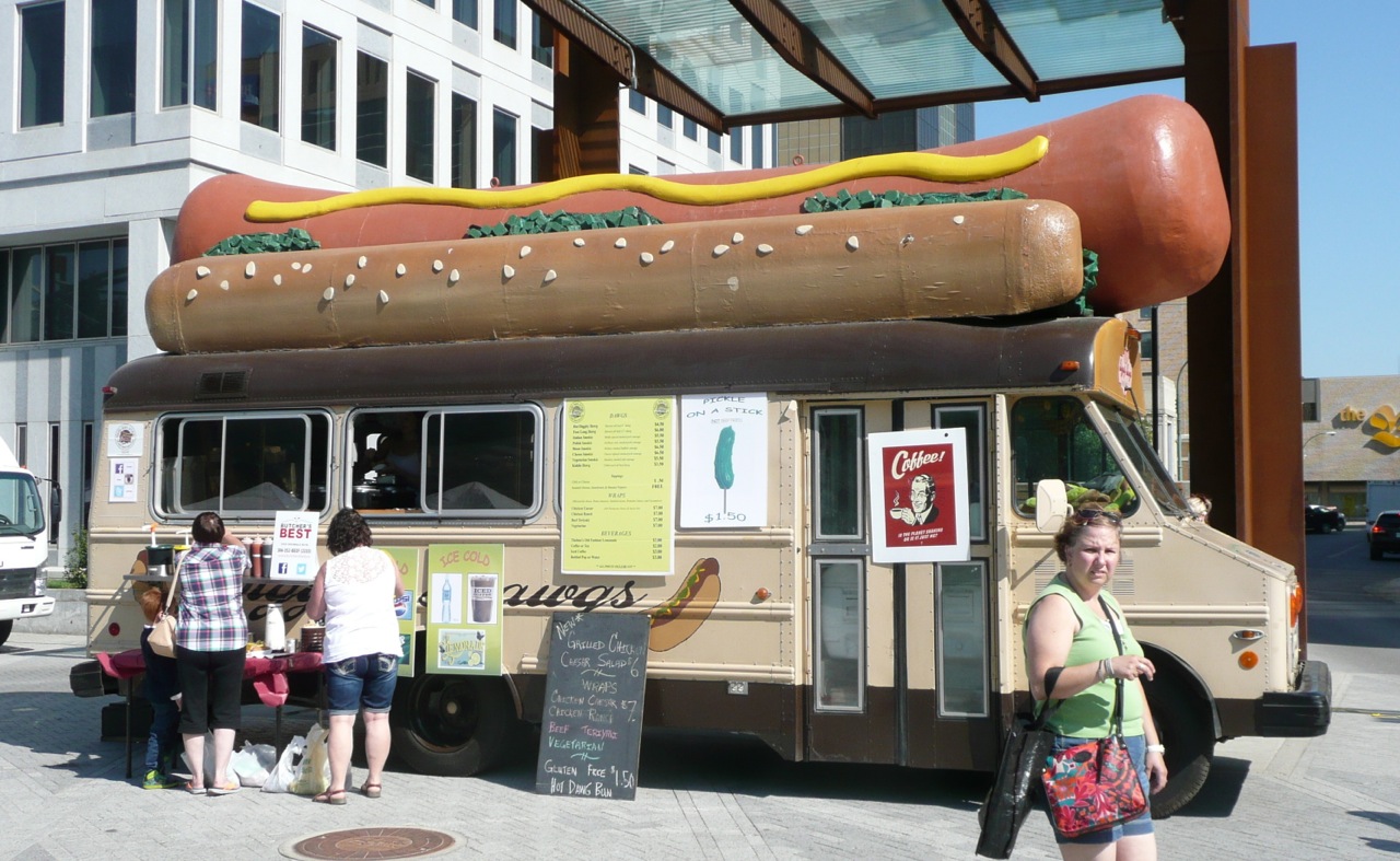 Regina hot dog van Ruth Brindle Features